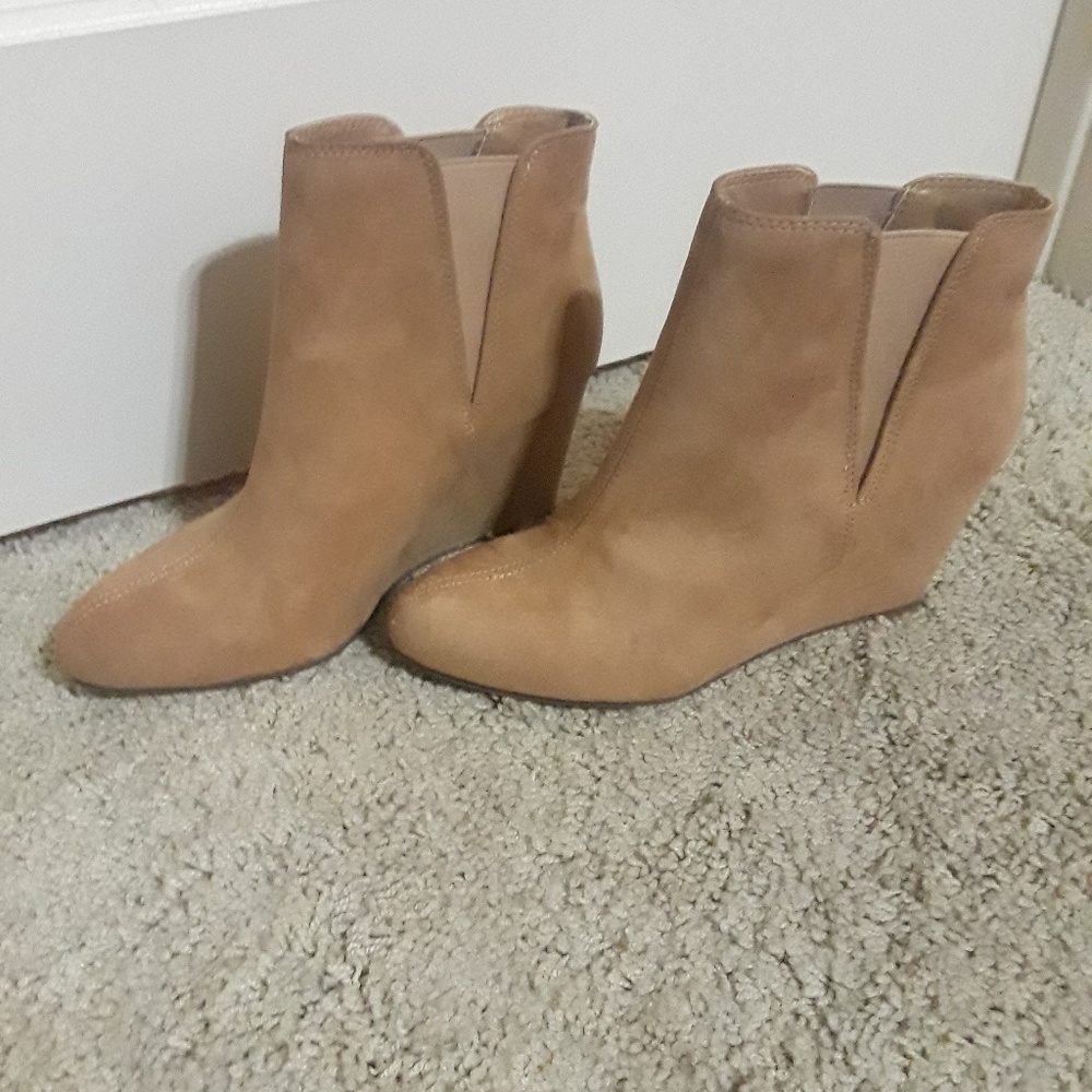 Wedges Booties - Picture 2 of 3